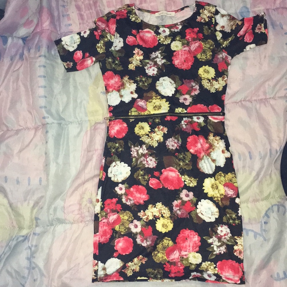 Pretty Dress - image 1